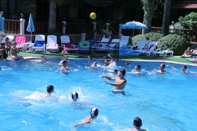 Grand Aquarium Apart İçmeler Dış mekan fotoğraf