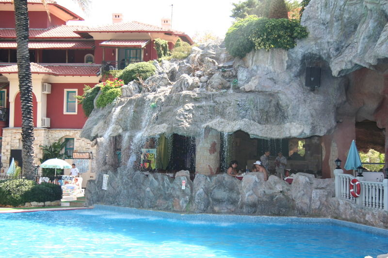 Grand Aquarium Apart İçmeler Dış mekan fotoğraf