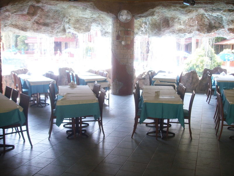 Grand Aquarium Apart İçmeler Dış mekan fotoğraf