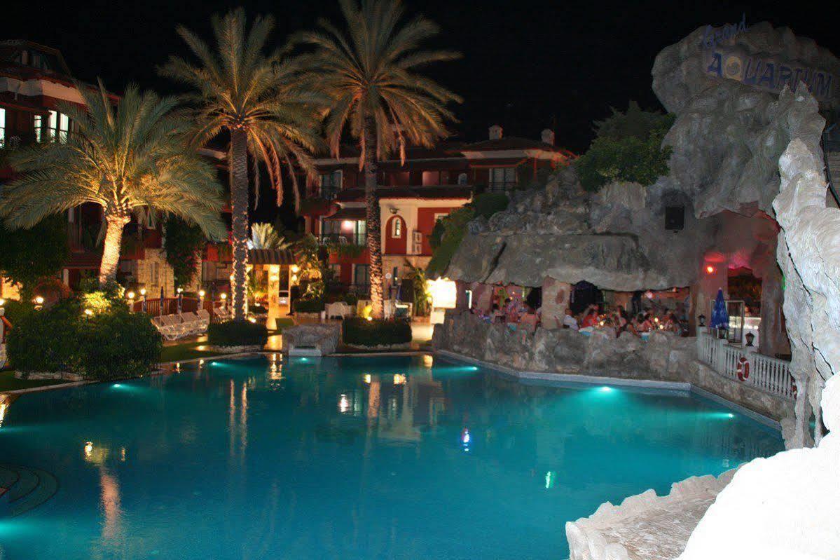 Grand Aquarium Apart İçmeler Dış mekan fotoğraf