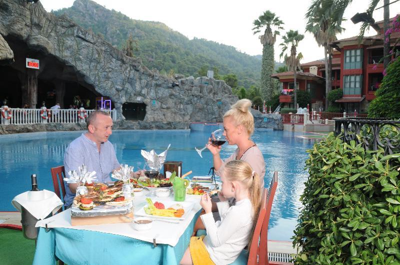 Grand Aquarium Apart İçmeler Dış mekan fotoğraf