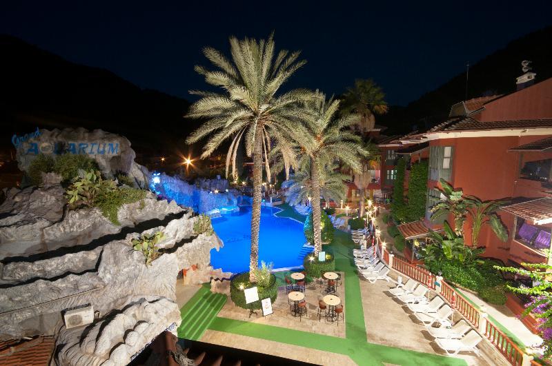 Grand Aquarium Apart İçmeler Dış mekan fotoğraf