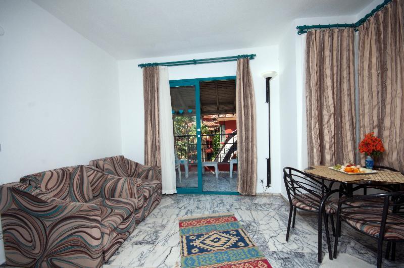 Grand Aquarium Apart İçmeler Dış mekan fotoğraf